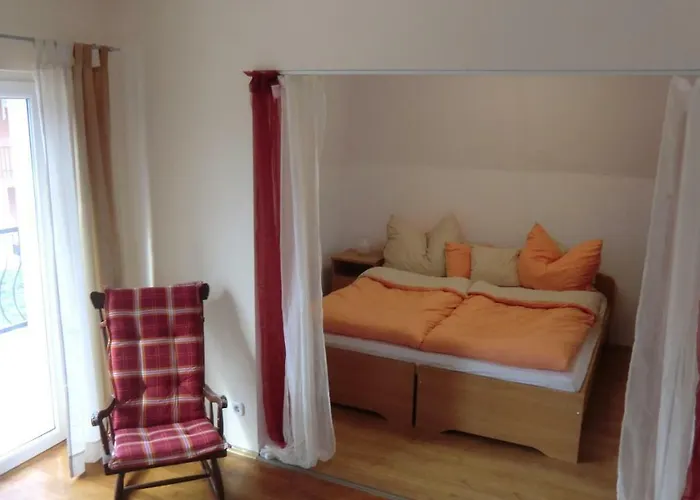 Gaestehaus Stein בית הארחה 3*